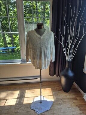 Women's Cream Cable-Knit V-Neck Sweater